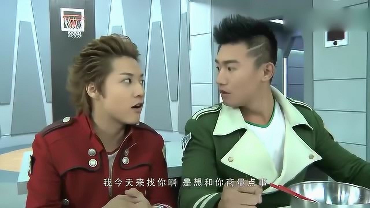 巨神战击队钢牙卫阿能就是吃吃吃赤猿卫叫他美食家