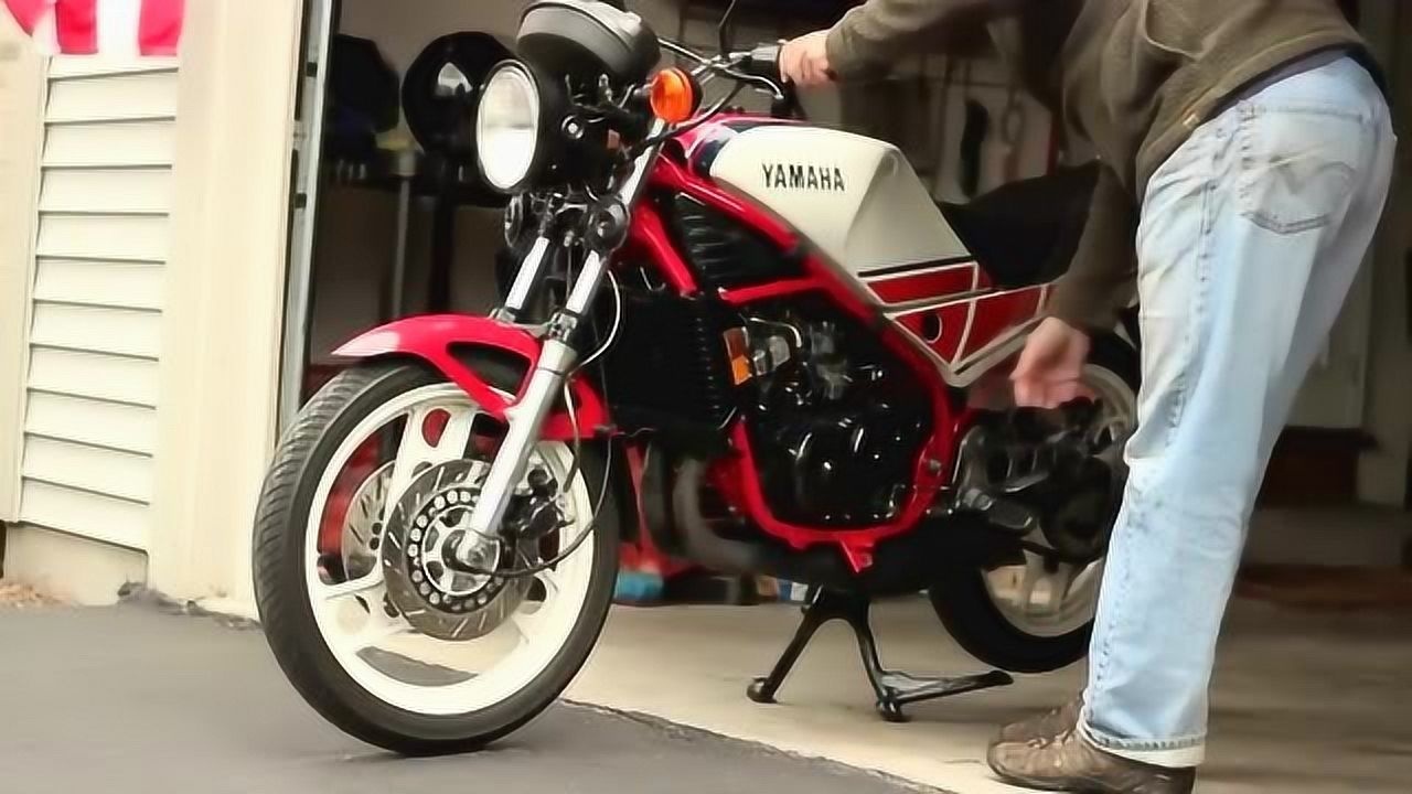 雅马哈2冲程双缸水冷摩托车yamaha rz 350 - rd 350 测试欣赏