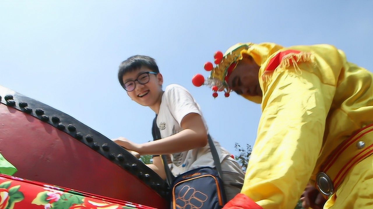 山西特色民间活动:马拉鼓车