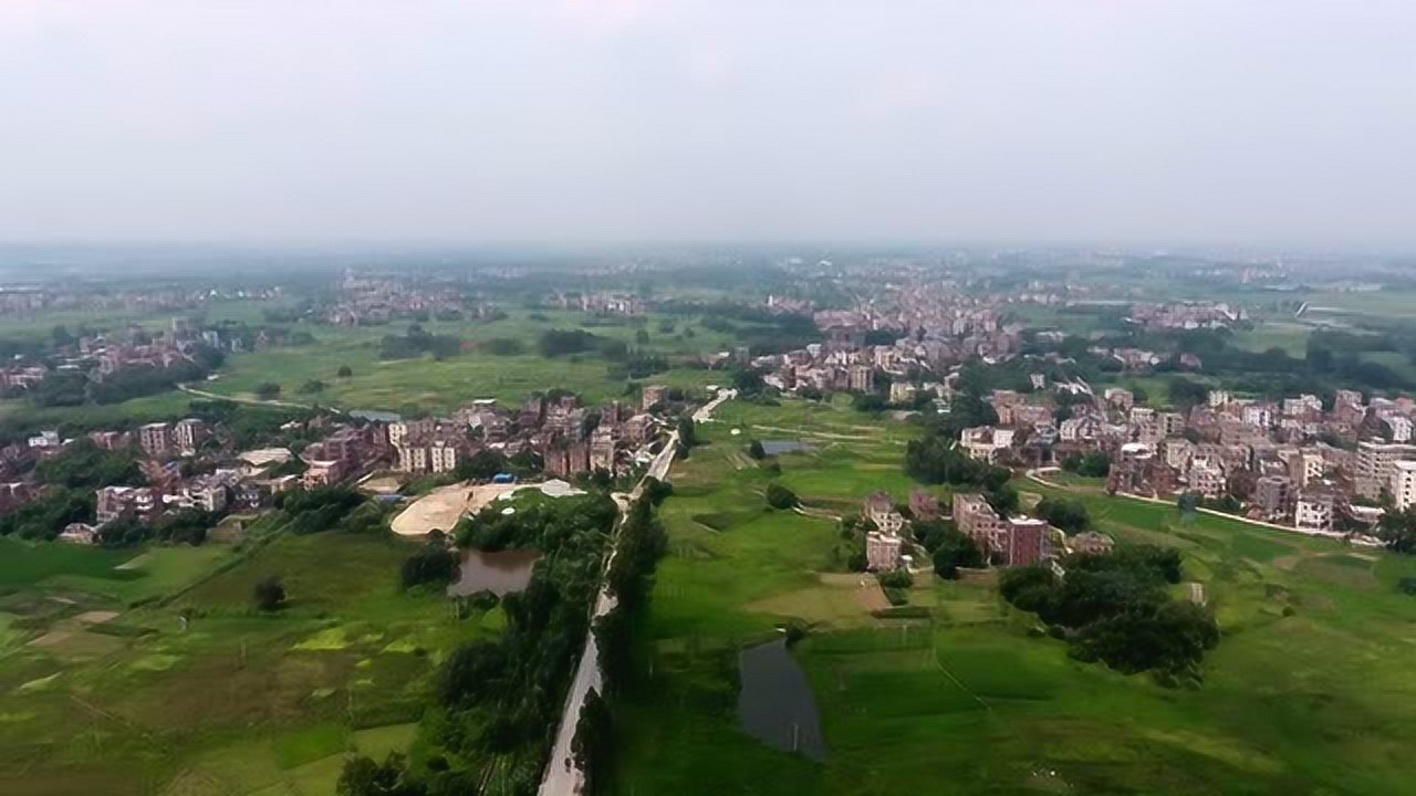 吴川市兰石镇庄艮村