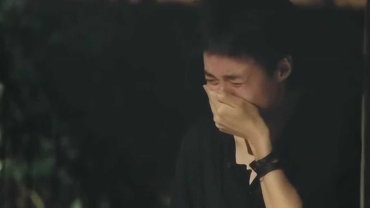 湄公河行动看着受伤的哥哥郭冰病床边守着哥哥