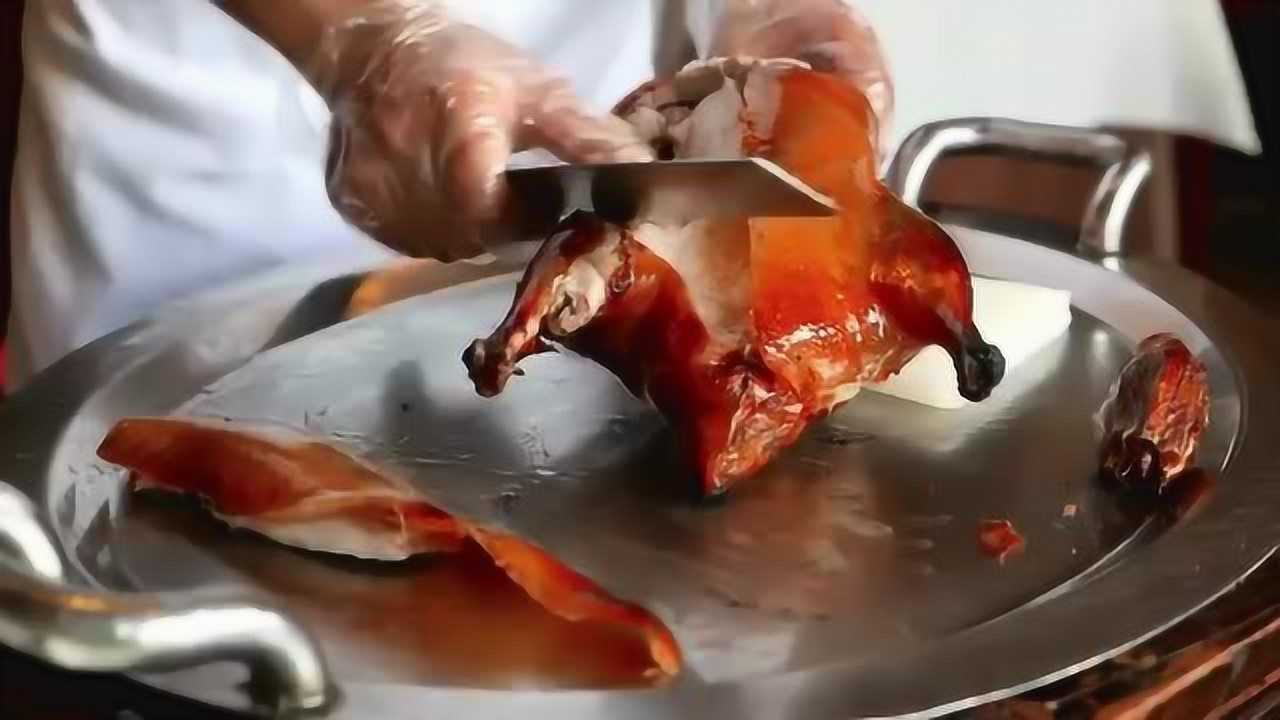 实拍 北京烤鸭 片鸭全过程,小哥哥刀法娴熟啊!