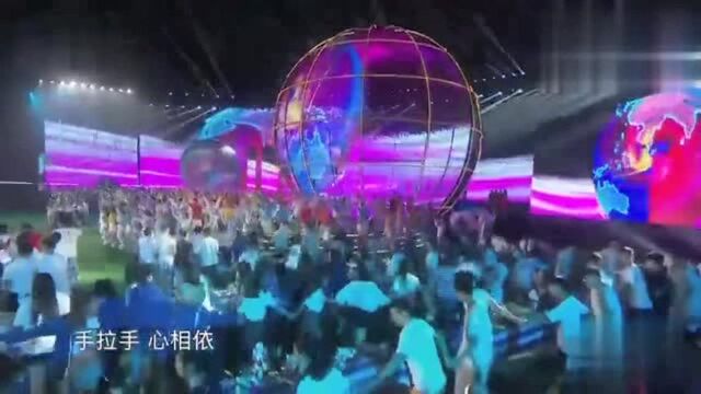 《我们是朋友》演唱:郭峰