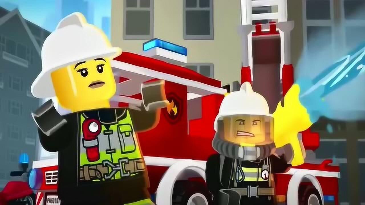 乐高城市城市里发生了火灾蜘蛛人居然飞起来把花灭了