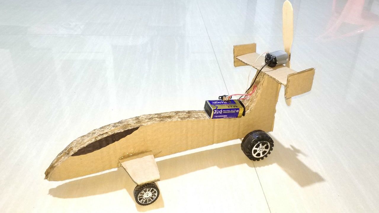 小c教你用废纸箱,手工diy制作科技感十足风力车!