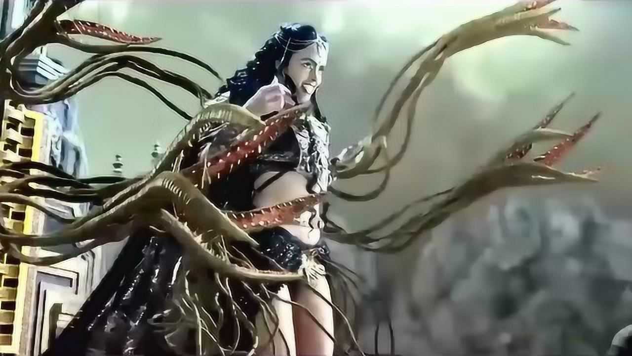张起灵与塔木陀蛇母大战,被触手缠住狠狠甩出口吐鲜血