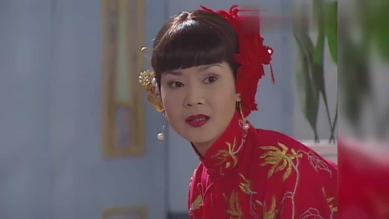 马永贞柳菊池看到楼下吹口琴的马永贞扔下新郎官和马永贞跑了