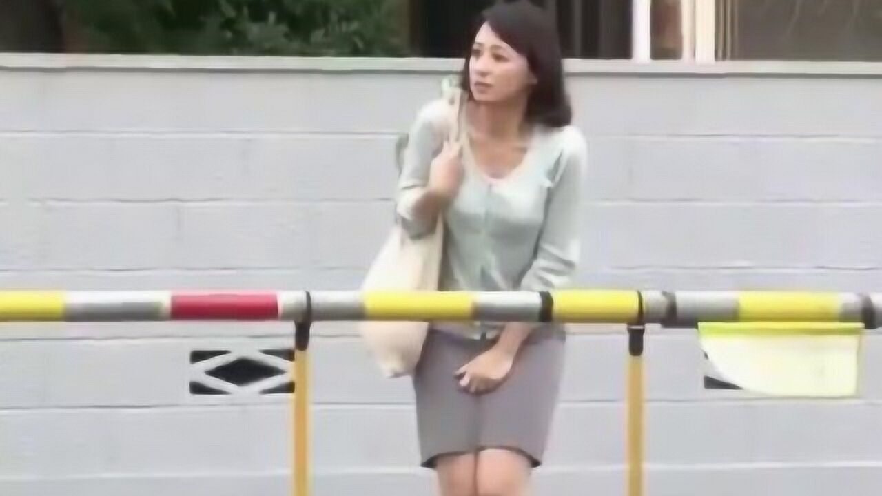有尿意时，是先憋一会，还是立刻上厕所？其实最正确的做法是这个！_高清