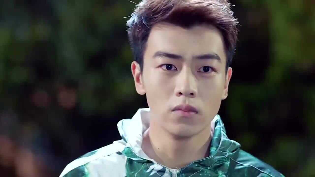 任逸帆霸道总裁附体拥吻唐木恩