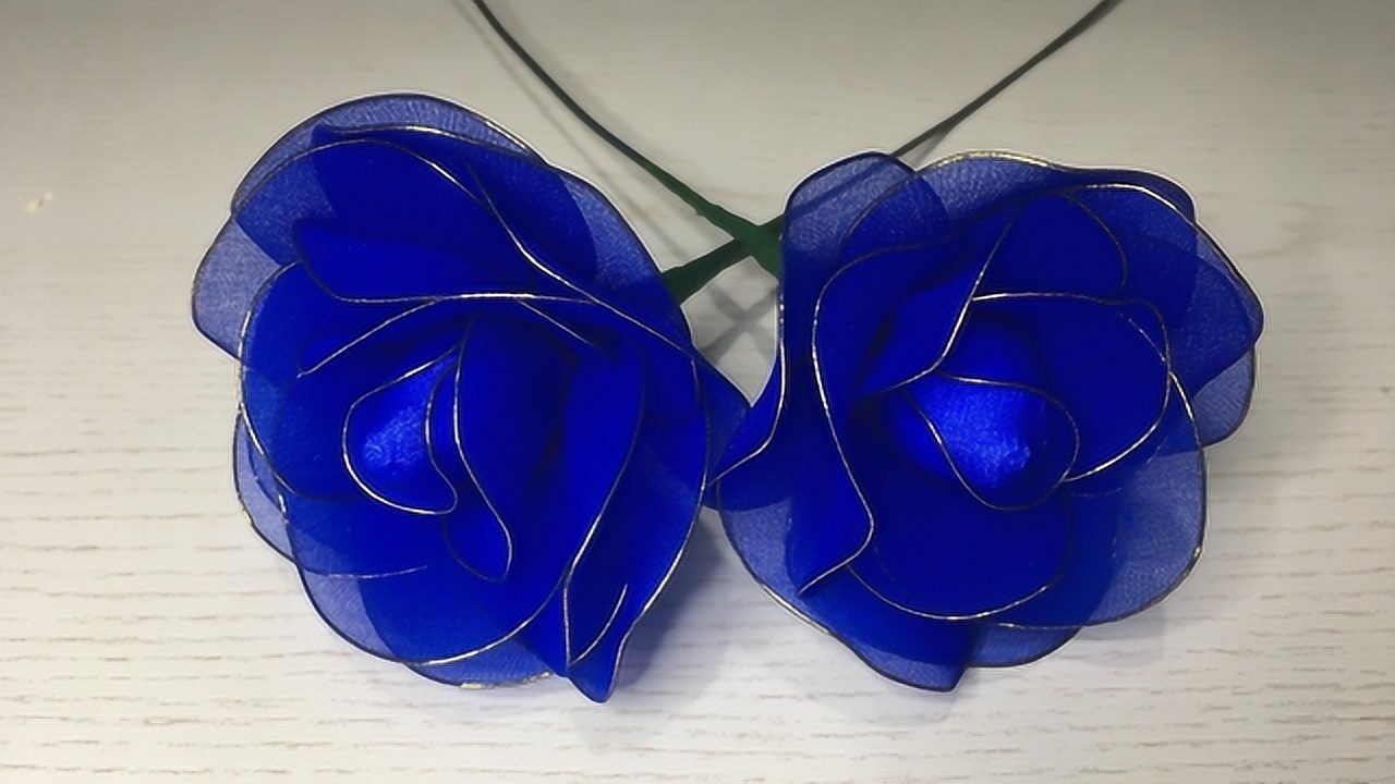 用丝网花制作蓝色妖姬原来这么美