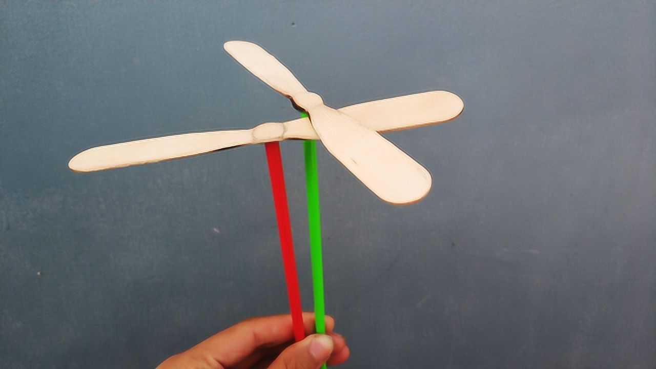 教你用雪糕棍自制竹蜻蜓飞起来不比小卖部的差巧手迎春