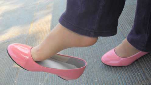 新买的鞋子磨脚怎么办？只需简单一步，鞋子怎么穿都舒服
