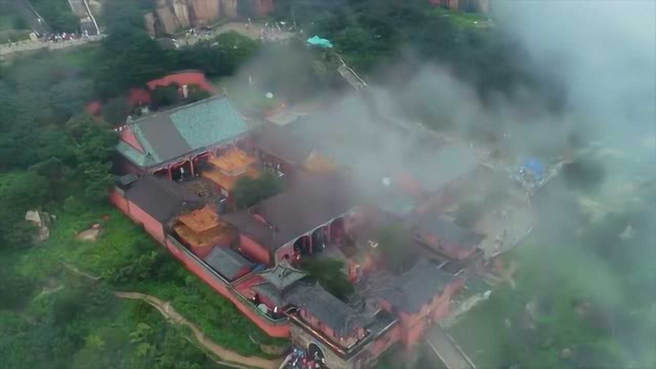 航拍中国：航拍泰山风光，带你领略泰山最美的风景！_高清
