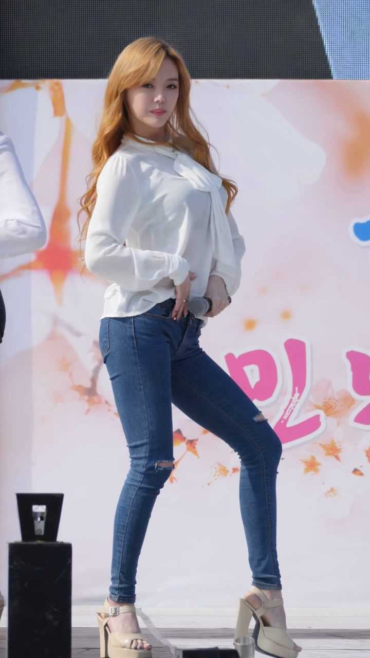 饭拍dalshabet女团现场歌舞《bbb》真有魅力