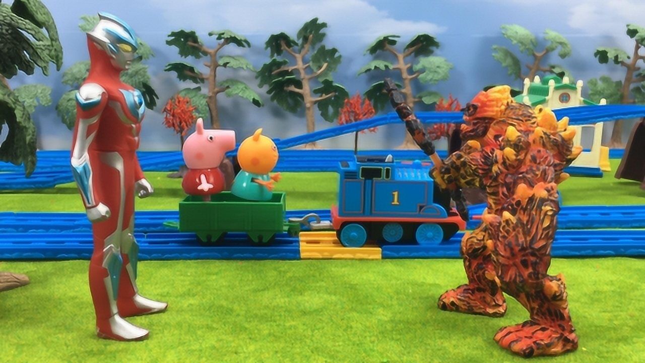 玩具乐园 火车小镇出现大怪兽,托马斯小猪佩奇寻找英雄,奥特曼出手打
