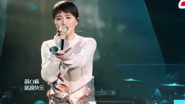 谭维维演唱张惠妹经典歌曲《也许明天》大飙高音风靡全场!