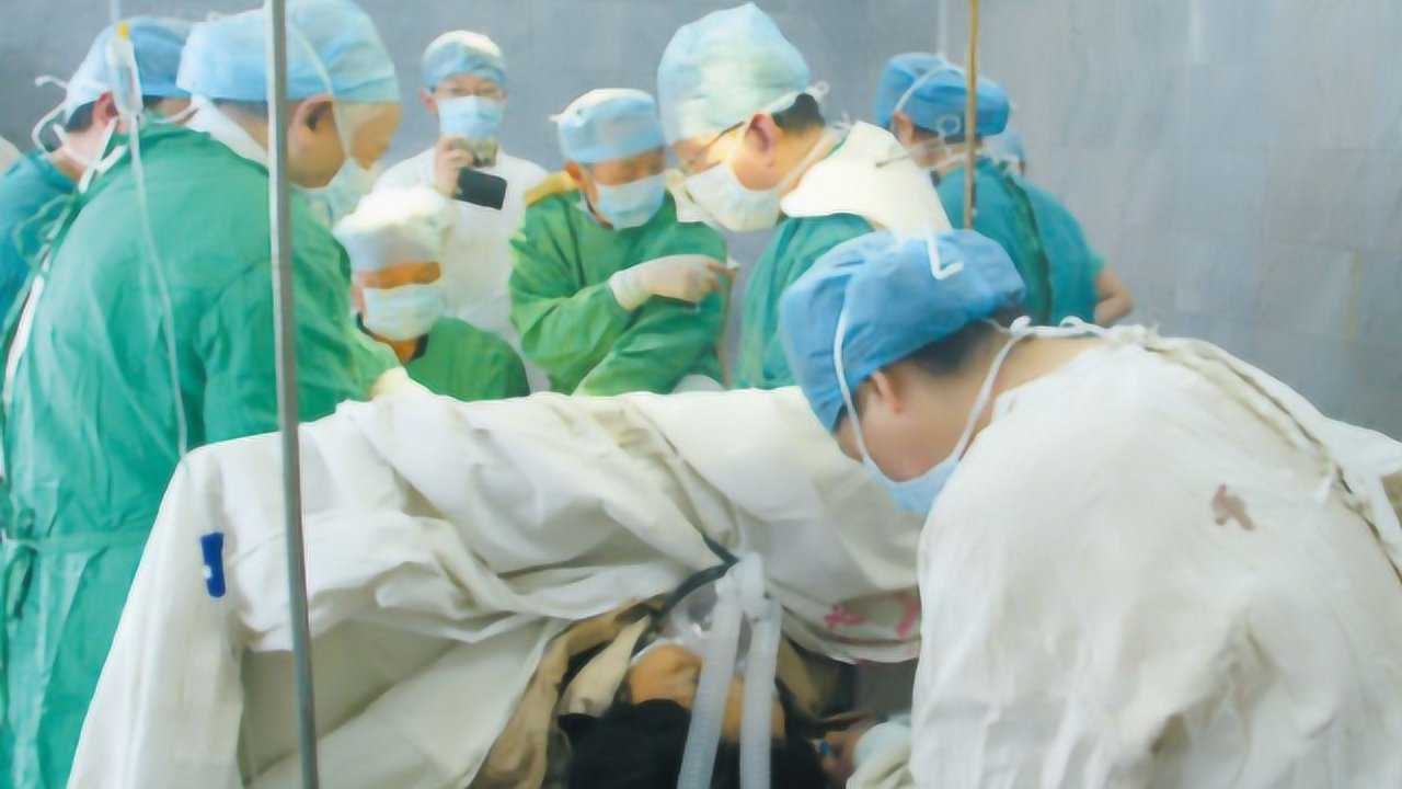 18岁男孩做变性手术，高清摄像机记录全过程，背后的故事令人钦佩！_高清