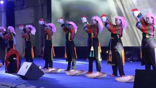 青海文化旅游节开幕，藏族舞和土族舞助兴