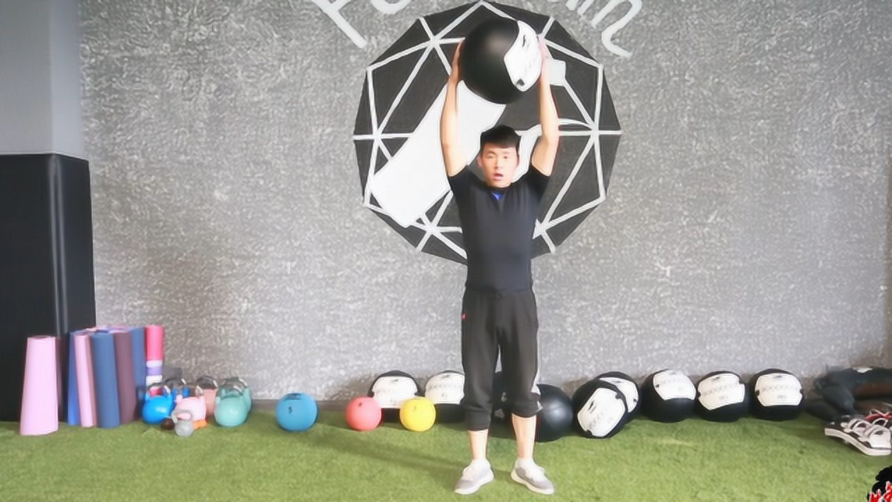 保加利亚牛角包高翻基本训练动作