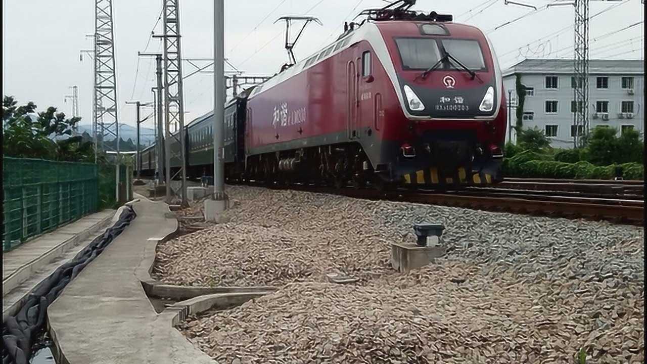 在赣州站换向的k572次发出,走京九铁路北上终到北京西站