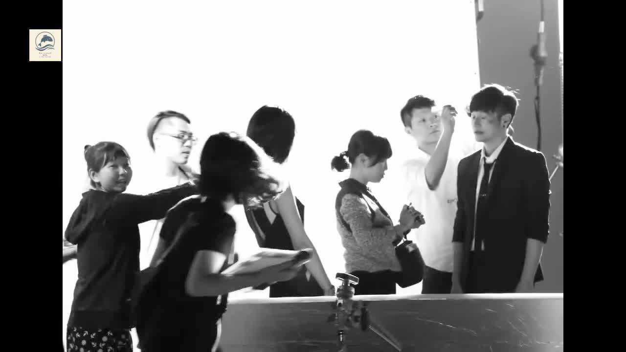 李荣浩演唱的《不将就》官方MV_高清