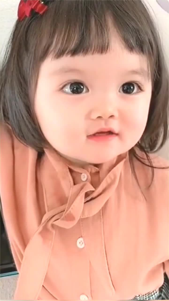 小宝贝儿奶声奶气地叫着爸爸真是爸爸的小情人啊好可爱啊