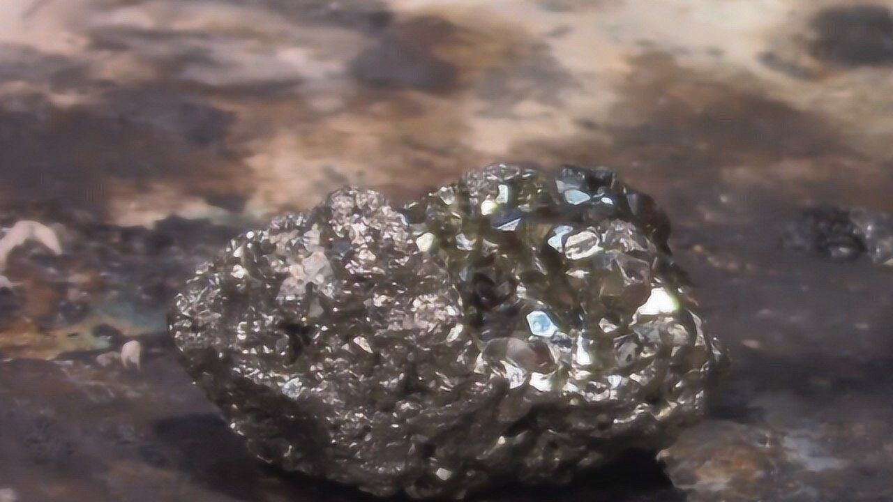 世界上现存最贵"石头"!捡到就是2个亿,说不定你还见过