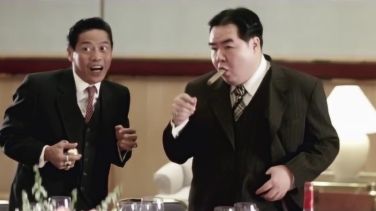 大哥出狱小弟们给他办接风宴,还叫上了一群美女,事情变得有趣
