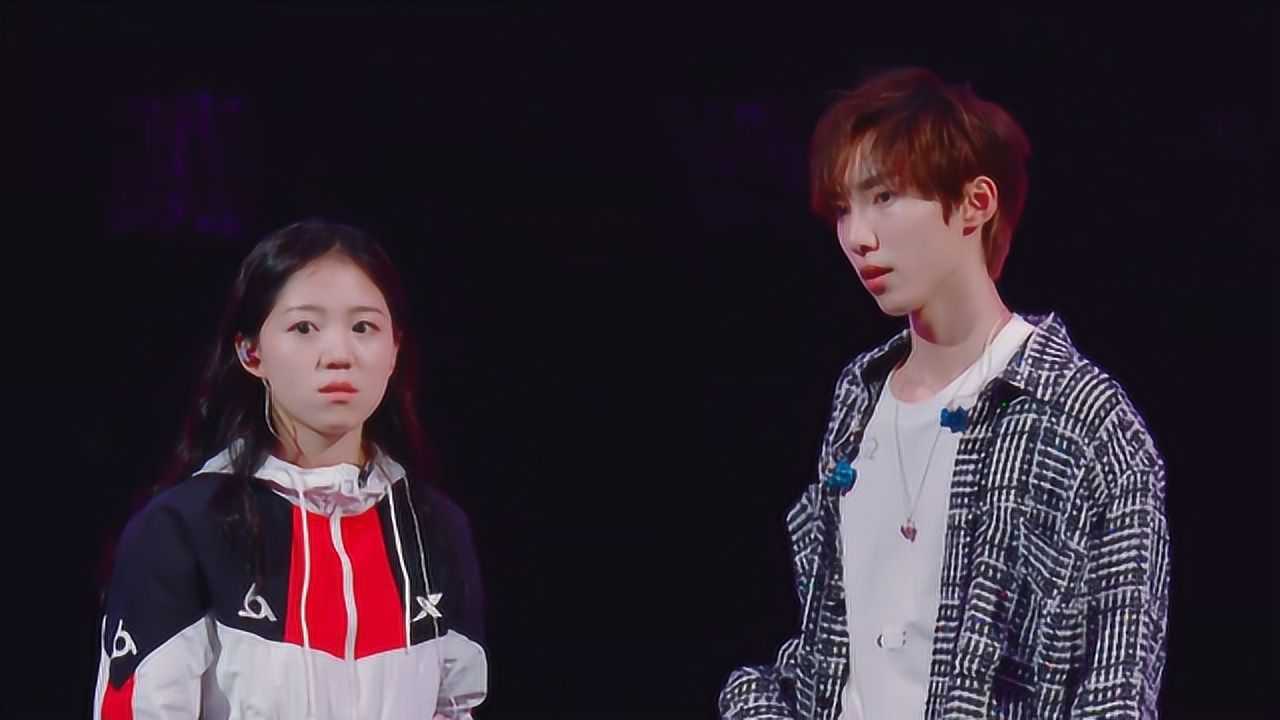 冯希瑶,赵磊合唱《say som》,最后一个小动作全场起哄!