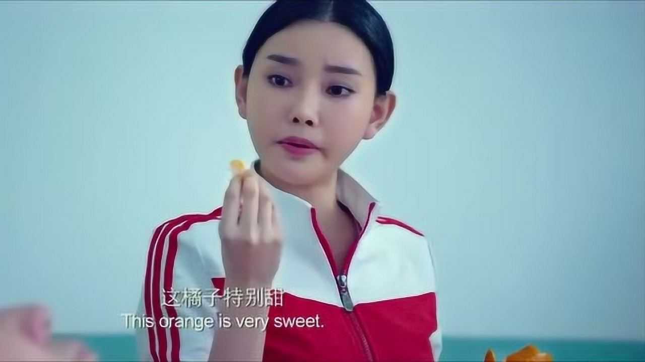 龙拳小子:秋楠在护士站看到报纸上的小龙女,知道了小龙女的身份
