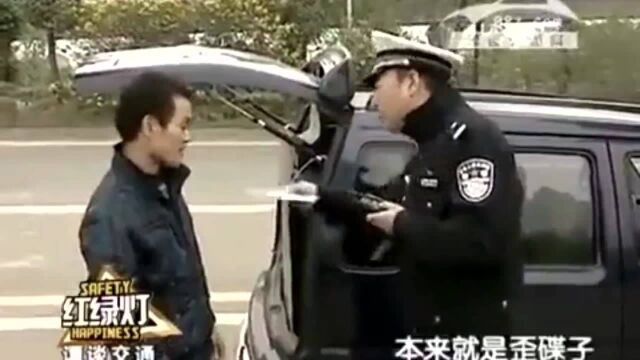 老司机翻车合集,抓现行乖乖接受处罚