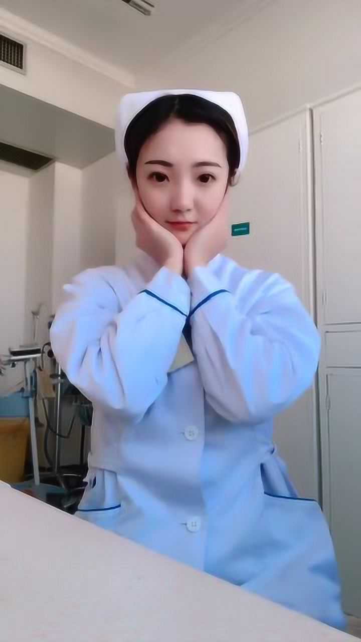 护士美女跳网红舞看到接下来的一幕真是太可爱了