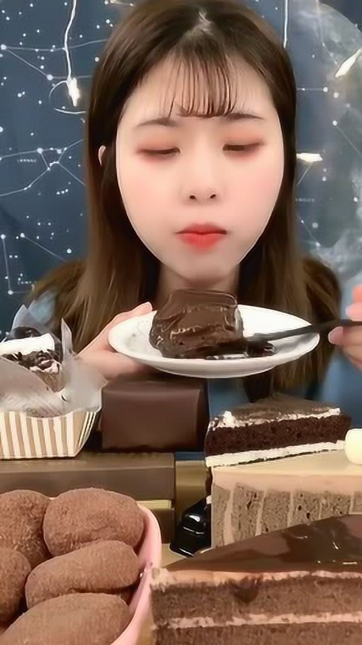 吃播大胃王:巧克力甜品系列,自己不吃非要看别人吃