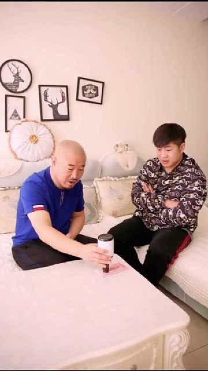 刘能和儿子玩套路这真是长江后浪推前浪刘能被拍在了沙滩上啊