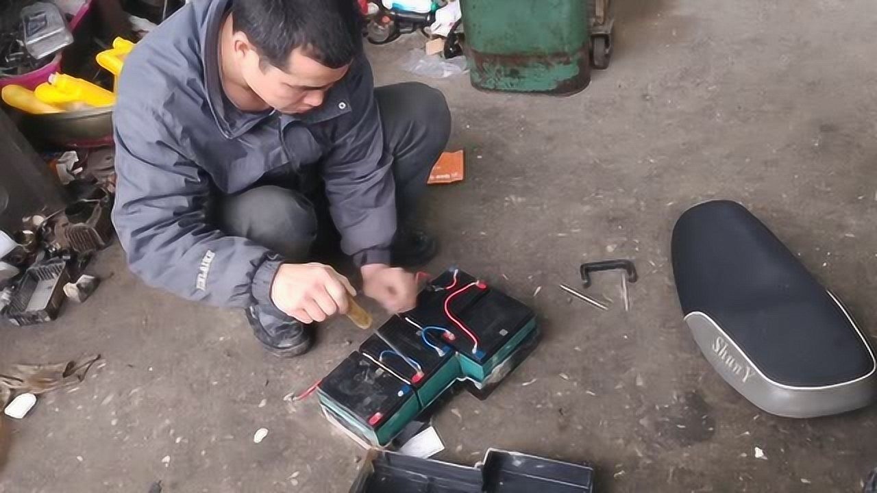 电动车电池以旧换新要价320元,修车师傅赚多少钱