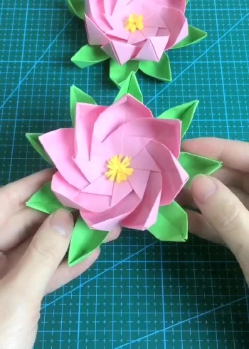 许愿莲花灯折纸教学,赶紧动手做一个吧