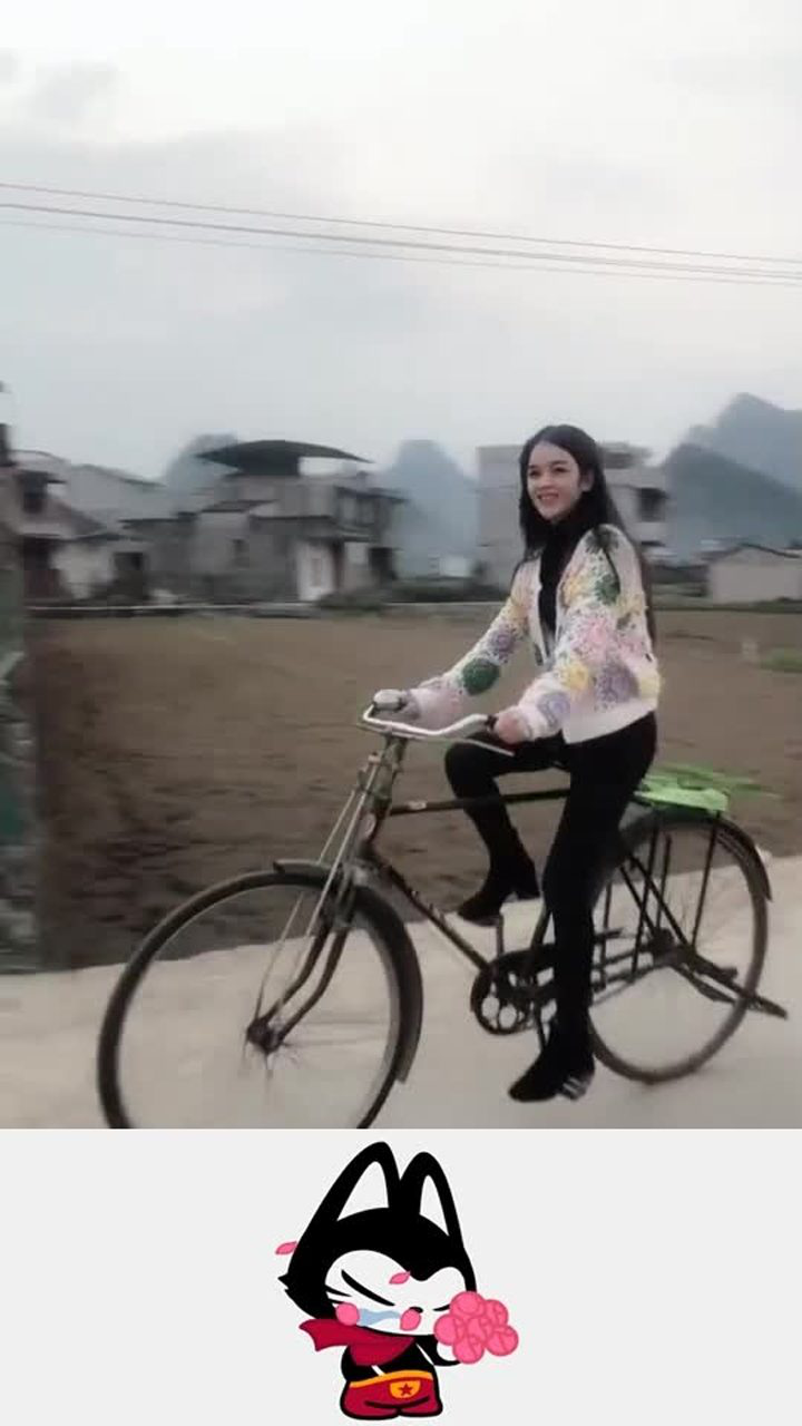 城里停水回老家,骑上我大伯的28自行车,找回了当年上学的感觉