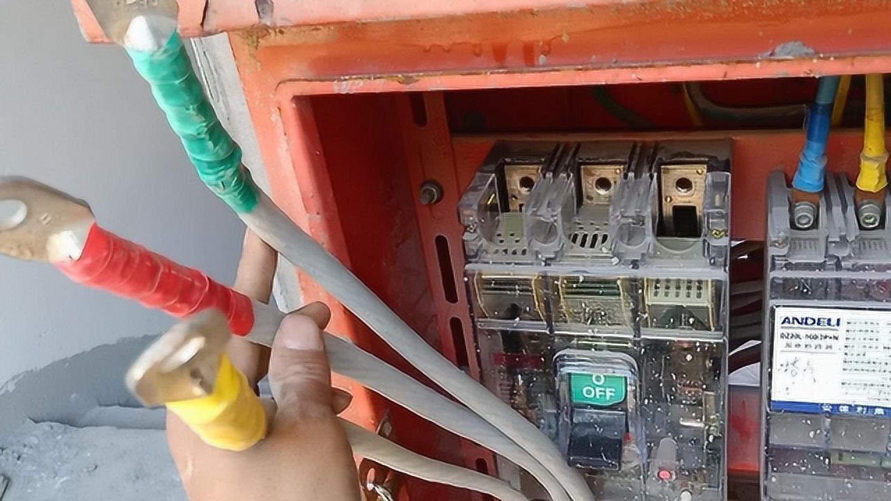 配电箱主电缆有5根线火线零线和地线接在哪老电工教给你