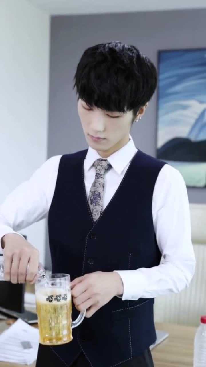 三岁送川总监的杯子……额,误会大了