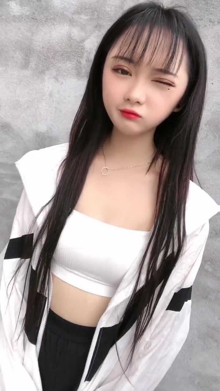 00后小姐姐,甜美还性感