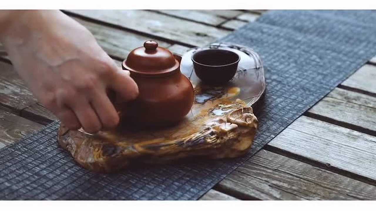 携一块子云砚石去山间煮茶