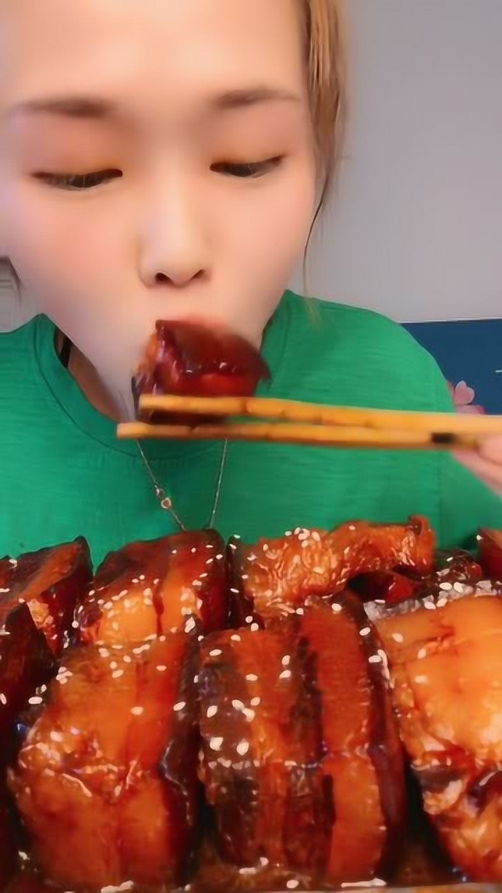 美食吃播红烧肉吃得老香了看得我口水直流