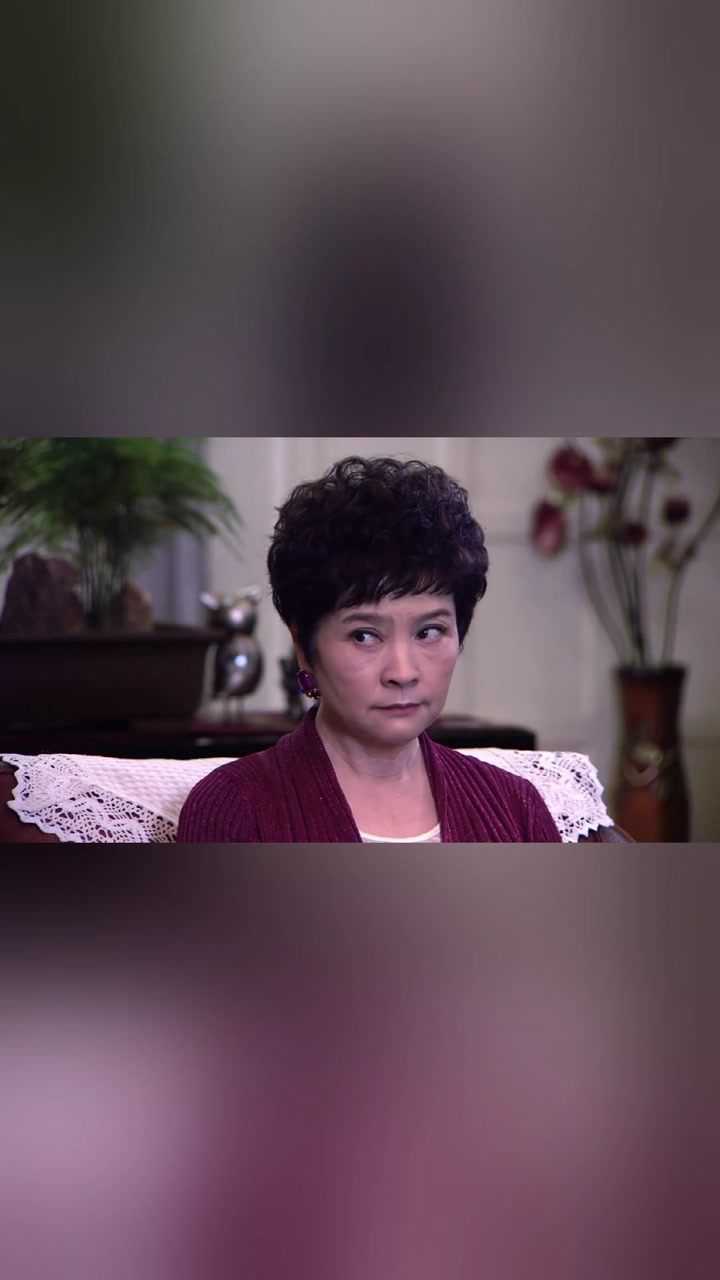 女儿劝母亲对姐姐包容一点后妈也是妈不能让姐姐孤苦伶仃的