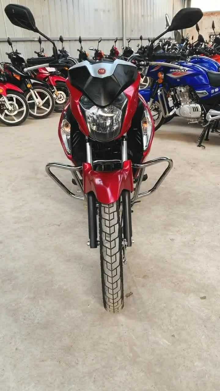 朋友们看一下这是一款刚到货的本田彪影150大气上档次