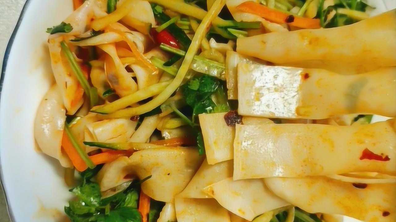家庭凉皮最简单的做法(家庭凉皮最简单的做法视频教程)