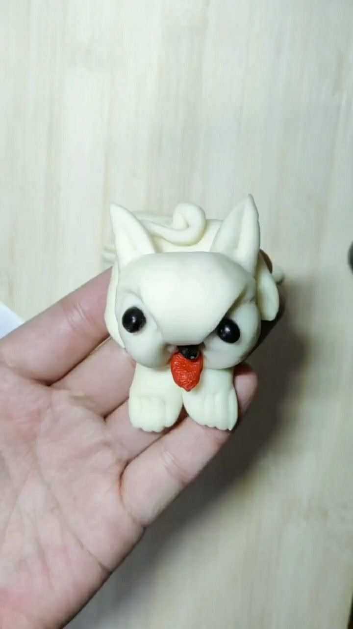 我们今天用面捏一只可爱听话的小狗做法简单易学