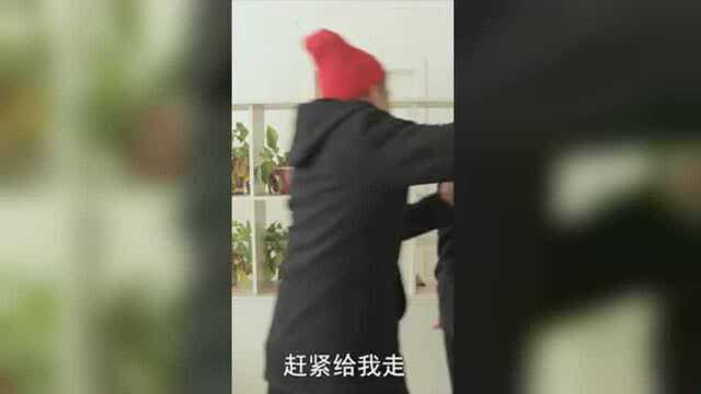 养猪场招聘人才,来的名字一个比一个奇葩,真逗