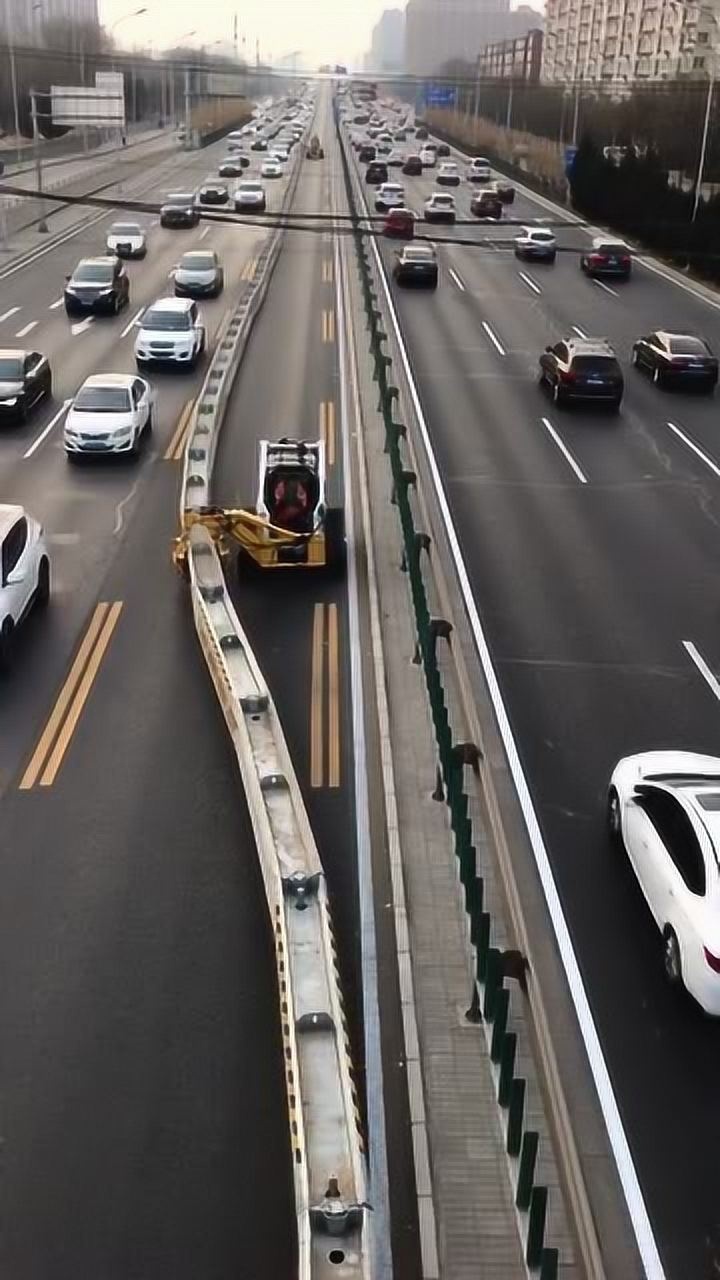 最新的潮汐车道,再也不怕堵车了!