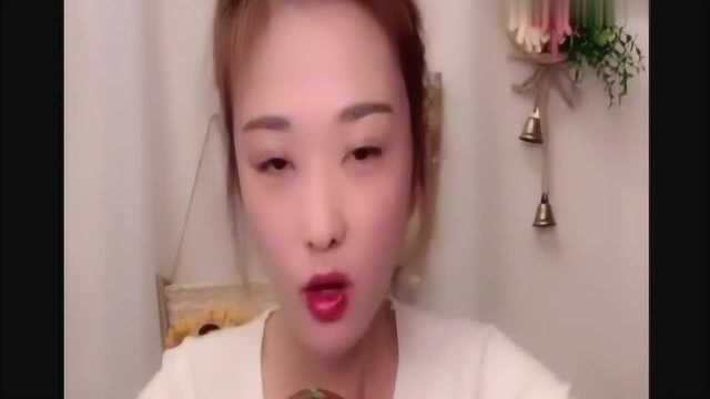 吴小妮开搂猪大肠,这大肠很粉嫩啊,大肠中的极品