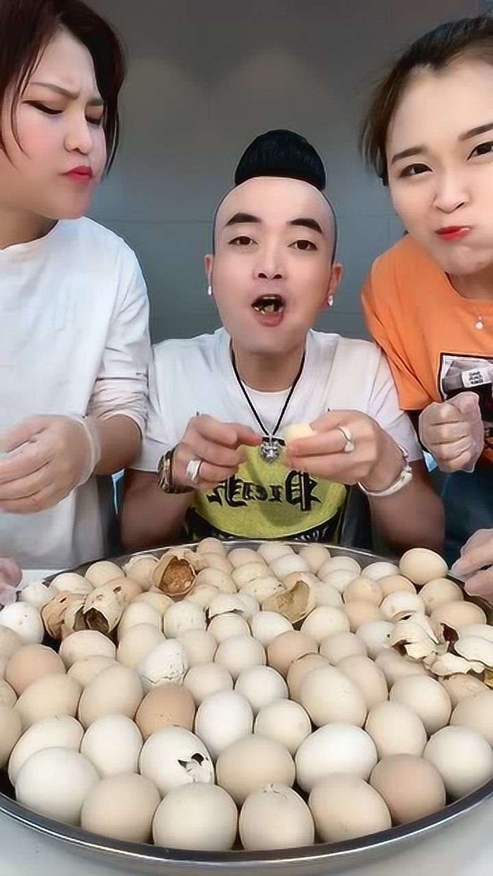 大胃王阿浩的视频很有趣